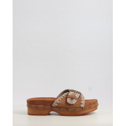 LOW HEEL WOOD CLOG WITH BUCKLE