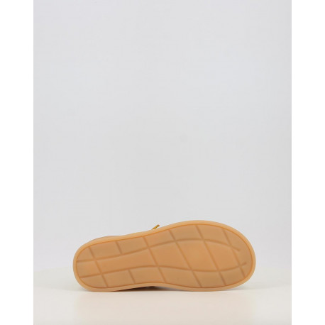 848 BAREFOOT